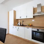 Daire Bonaca With Terrace, Barbecue And Private Parking Kastela