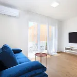 Daire Bonaca With Terrace, Barbecue And Private Parking