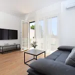 Bonaca With Terrace, Barbecue And Private Parking * Kastela