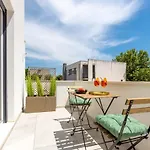 Daire Bonaca With Terrace, Barbecue And Private Parking *