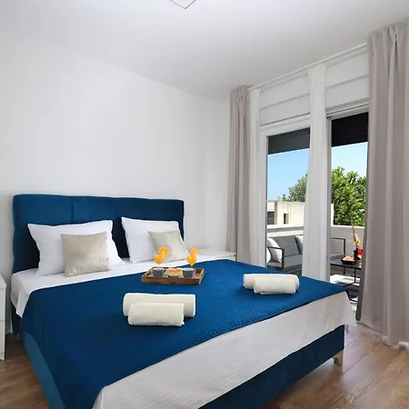 Bonaca With Terrace, Barbecue And Private Parking