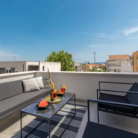 Bonaca With Terrace, Barbecue And Private Parking Apartmán *