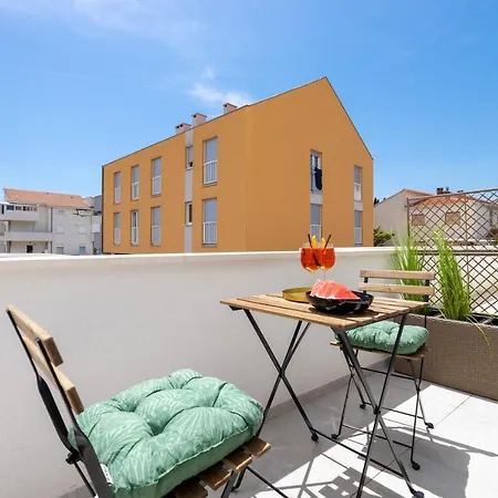 Apartamento Bonaca With Terrace, Barbecue And Private Parking