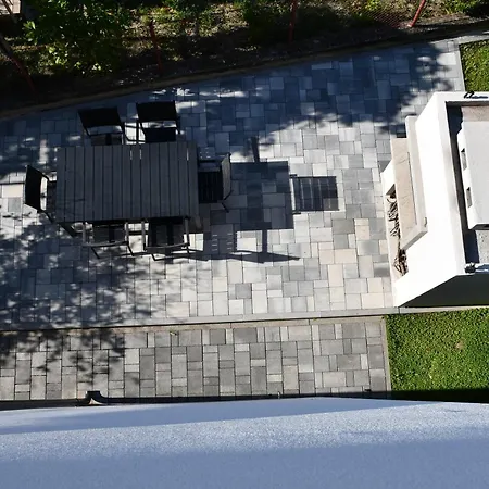 Apartmán Bonaca With Terrace, Barbecue And Private Parking *