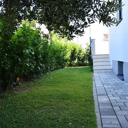 Bonaca With Terrace, Barbecue And Private Parking *