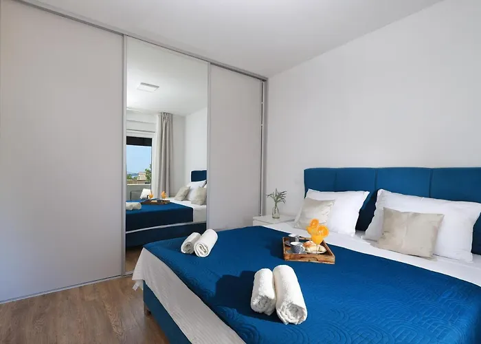 Bonaca With Terrace, Barbecue And Private Parking Apartmán Kaštela