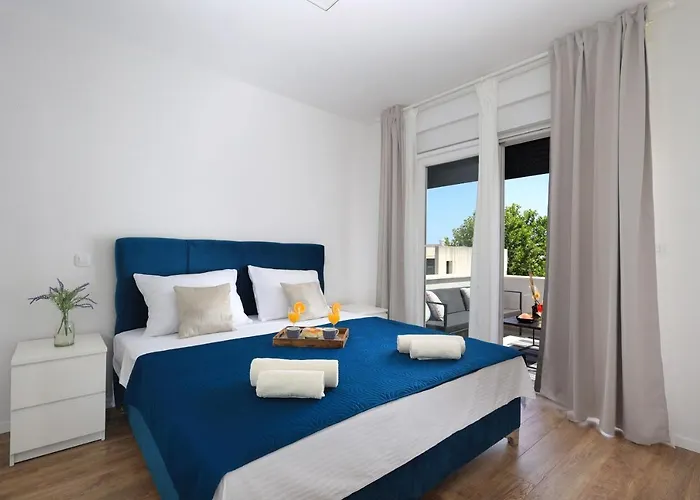 Bonaca With Terrace, Barbecue And Private Parking