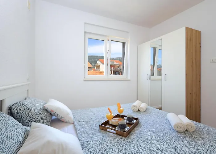 Bonaca With Terrace, Barbecue And Private Parking