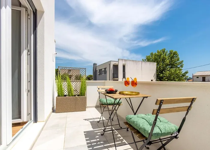 Apartmán Bonaca With Terrace, Barbecue And Private Parking *