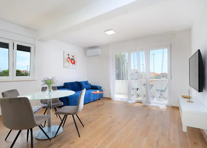 Bonaca With Terrace, Barbecue And Private Parking *